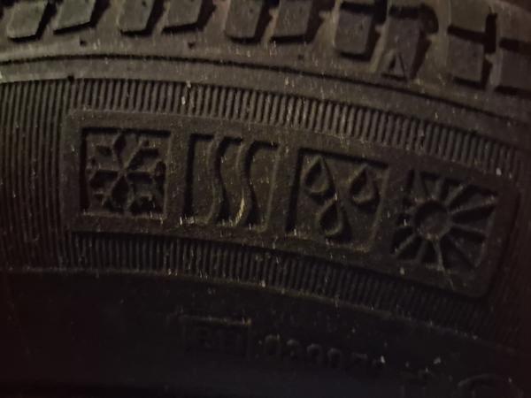 twee autobanden te koop alweers